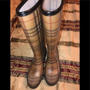 Burberry rain boots 37